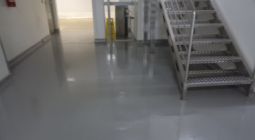 Piso Autonivelante Epóxi Laboratório Equiplex